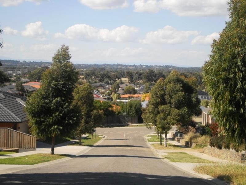 4 Bugle Close, South Morang VIC 3752