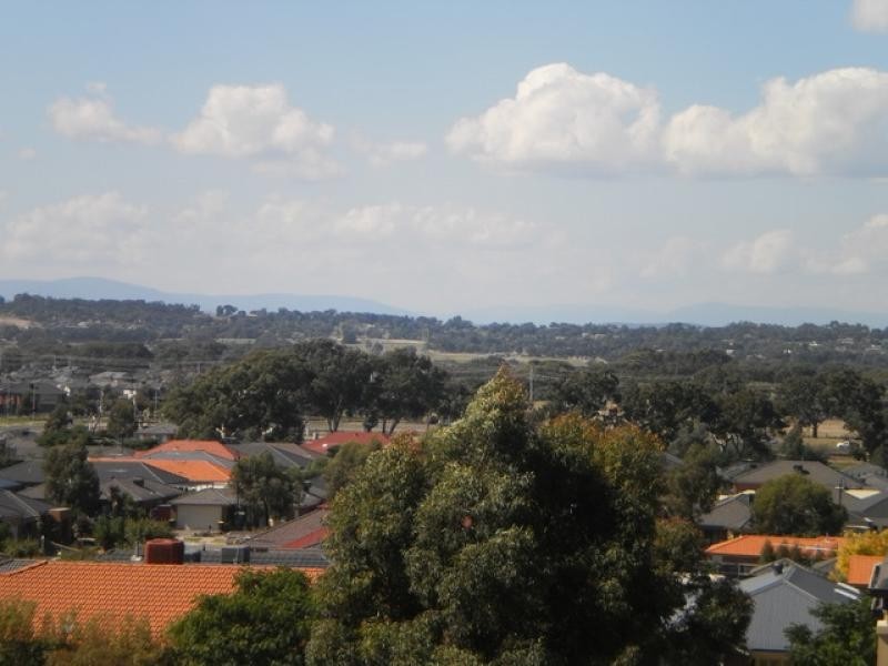 4 Bugle Close, South Morang VIC 3752