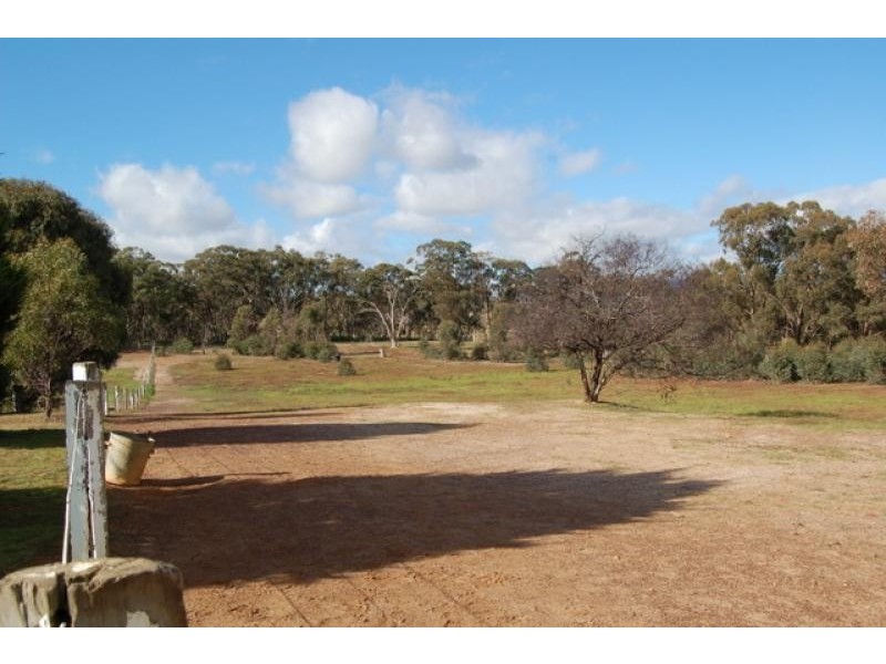 20 Stoney Creek Road, Seymour VIC 3660