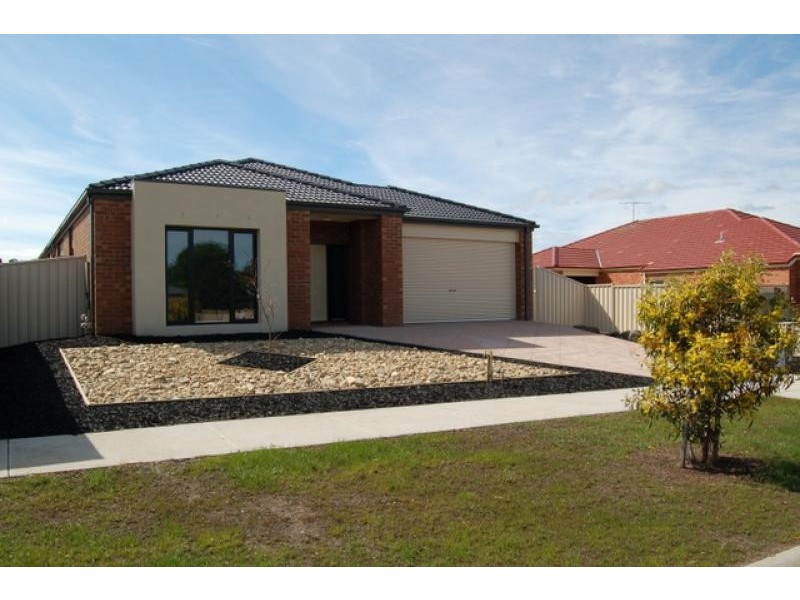 8 Rankin Boulevard, Wallan VIC 3756