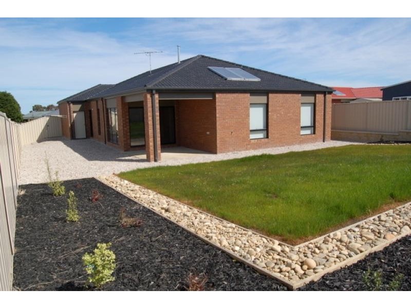 8 Rankin Boulevard, Wallan VIC 3756