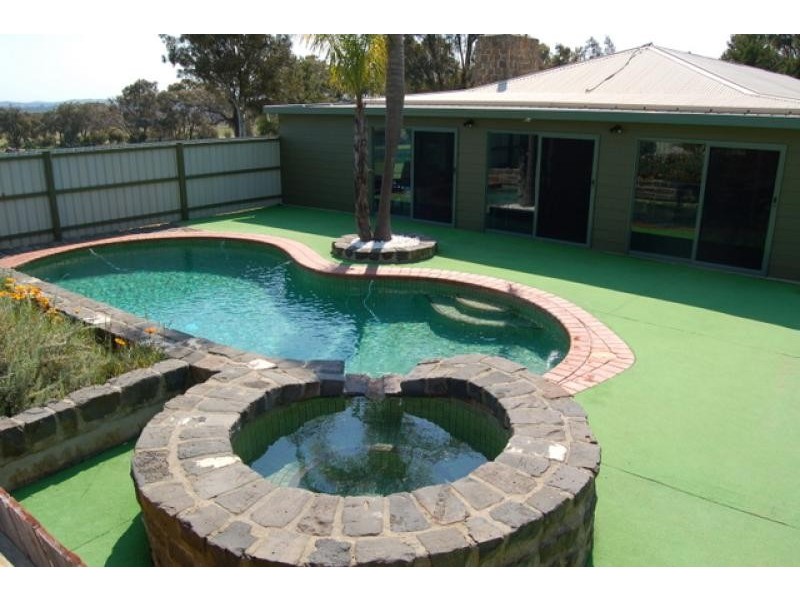 120 Rosella Drive, Seymour VIC 3660