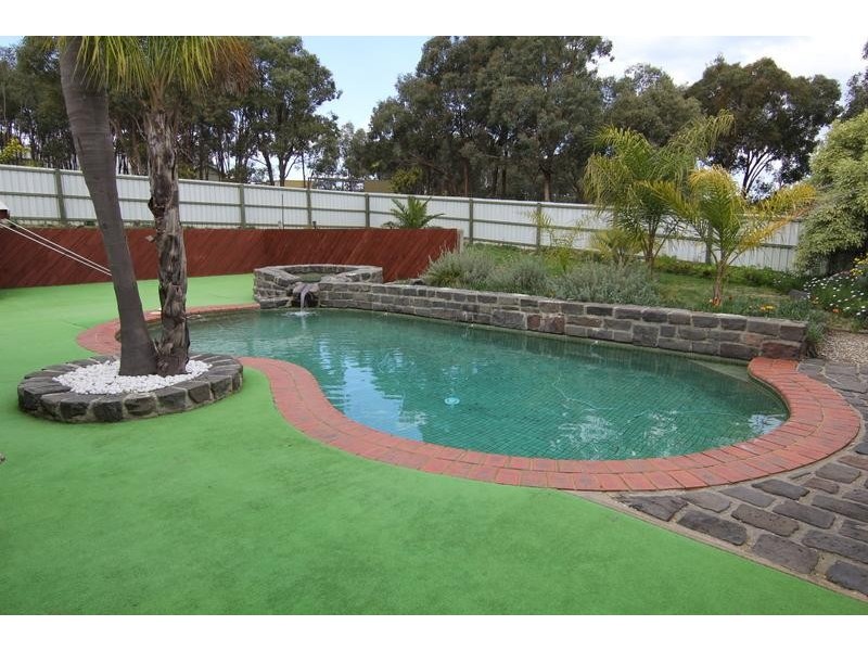 120 Rosella Drive, Seymour VIC 3660