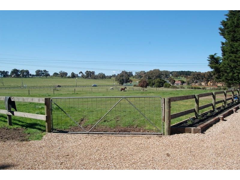 945 Yan Yean Road, Doreen VIC 3754