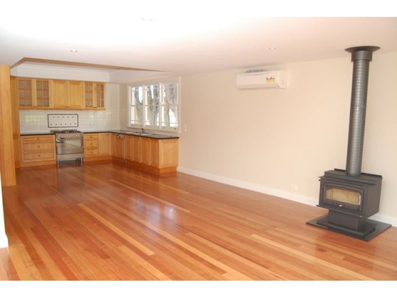 1068 Whittlesea-Kinglake Road, Kinglake West VIC 3757