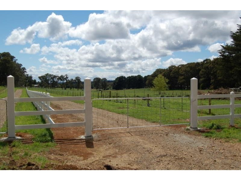 1068 Whittlesea-Kinglake Road, Kinglake West VIC 3757