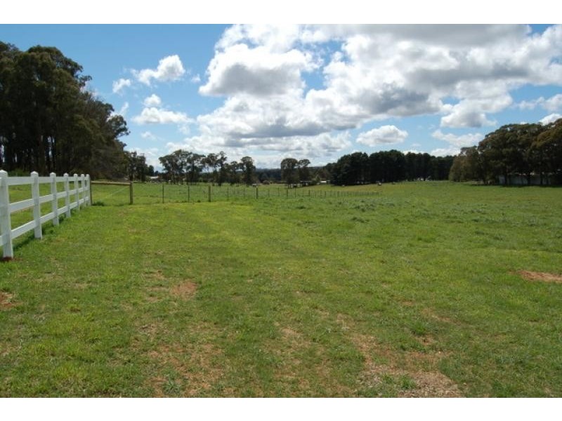 1068 Whittlesea-Kinglake Road, Kinglake West VIC 3757