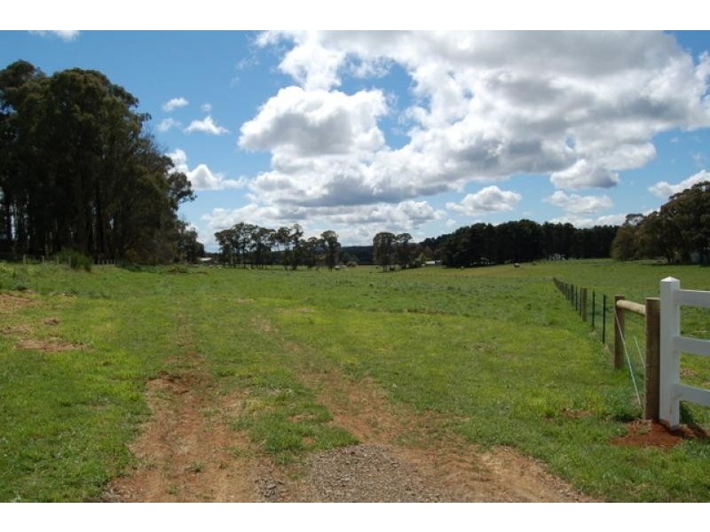 1068 Whittlesea-Kinglake Road, Kinglake West VIC 3757