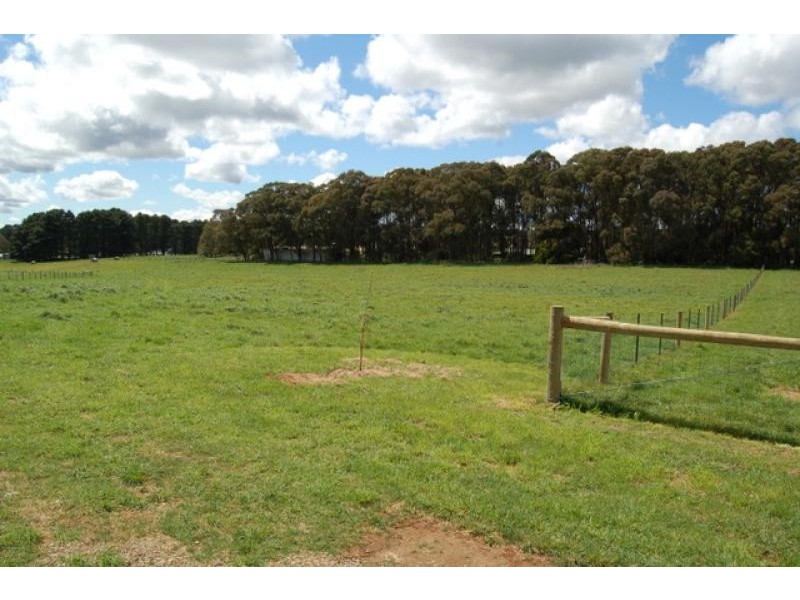 1068 Whittlesea Kinglake Road, Kinglake West VIC 3757