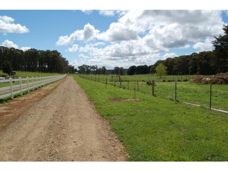 1068 Whittlesea Kinglake Road, Kinglake West VIC 3757