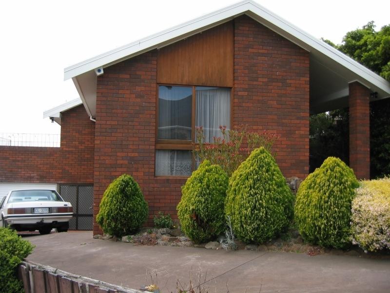 4 SUSAN PARADE, Lenah Valley TAS 7008