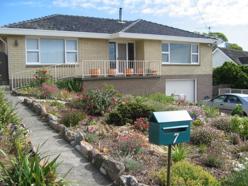 7 BALDWIN PLACE, Lenah Valley TAS 7008