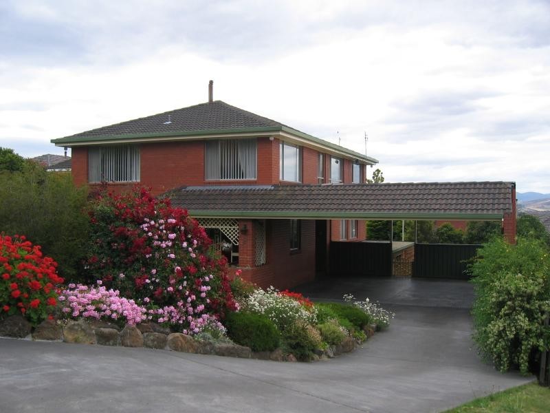 2 SHERWIN COURT, Rosetta TAS 7010