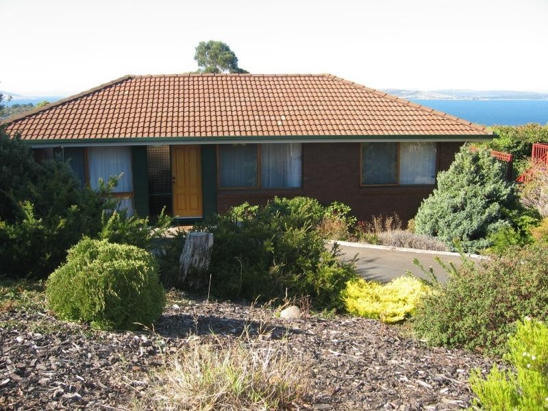 37 Woodlands Drive, Blackmans Bay TAS 7052