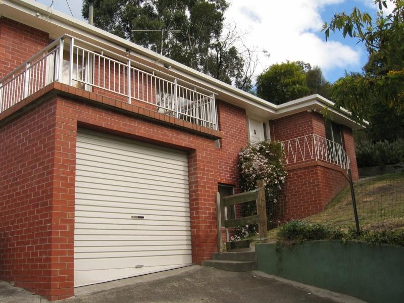 2 Atunga Street, Taroona TAS 7053