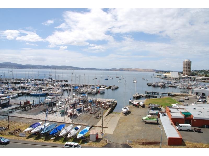 8/2 B Sayer Crescent, Sandy Bay TAS 7005