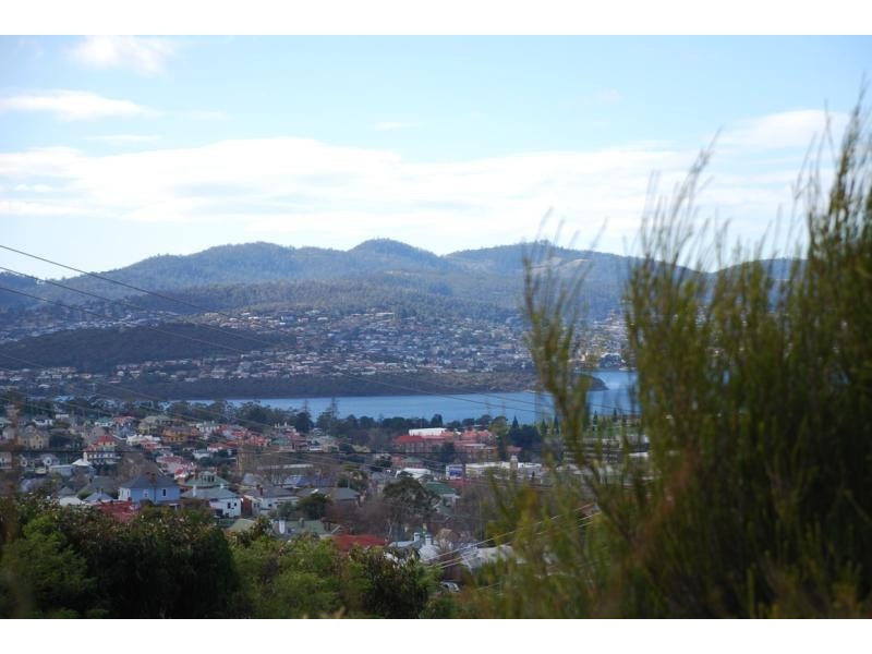 2/98 Arthur Street, West Hobart TAS 7000
