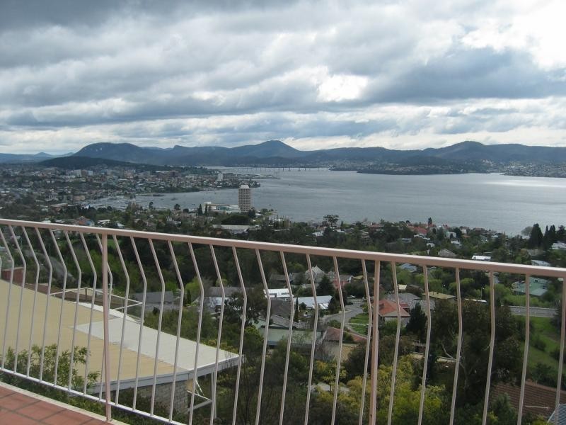 Apartment 2/15 Capri Drive, Sandy Bay TAS 7005
