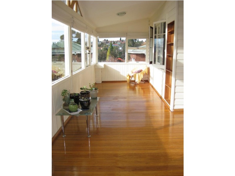 12 Waverley Avenue, Mount Stuart TAS 7000