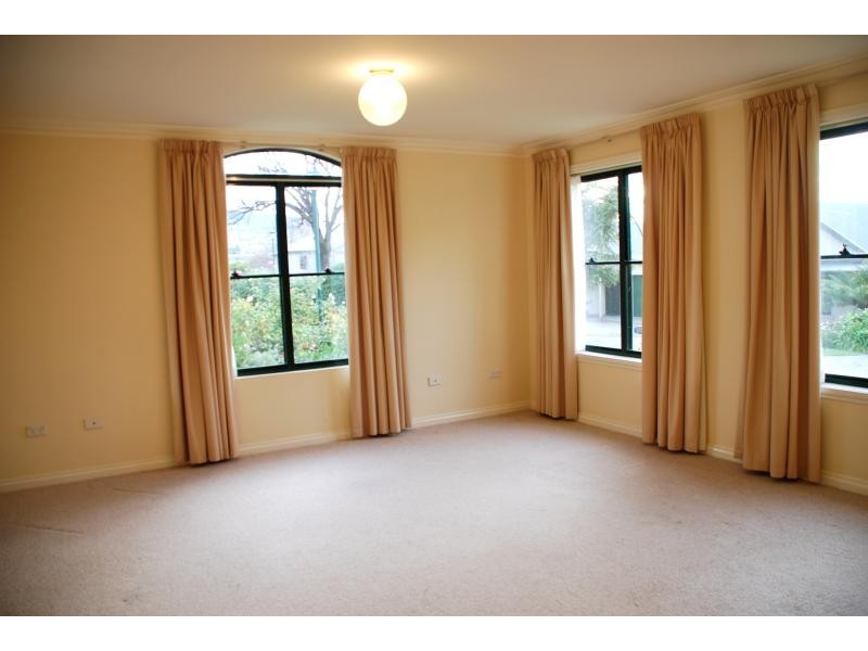 Battery Point TAS 7004