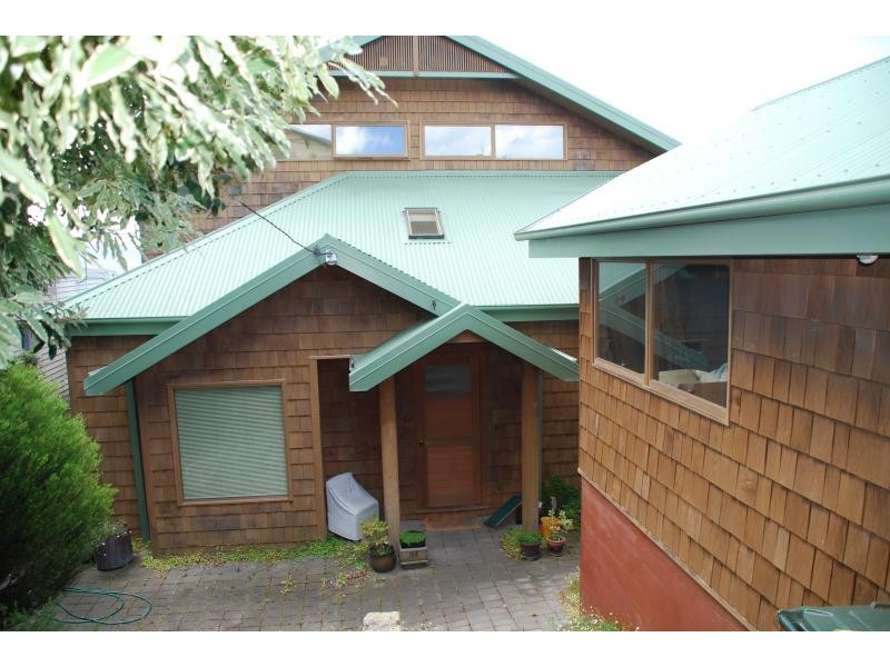 14 Whelan Crescent, West Hobart TAS 7000