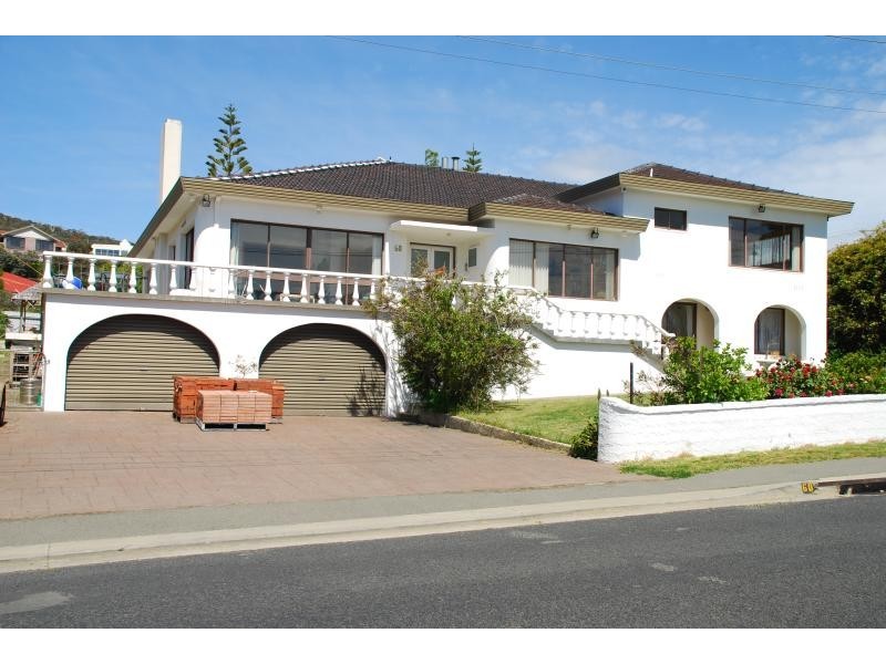 60 Esplanade, Lindisfarne TAS 7015