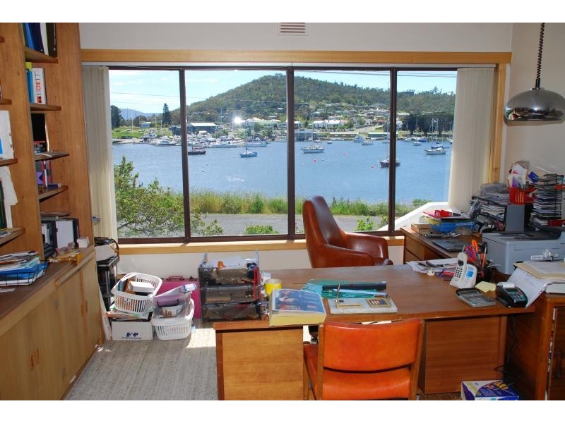 60 Esplanade, Lindisfarne TAS 7015