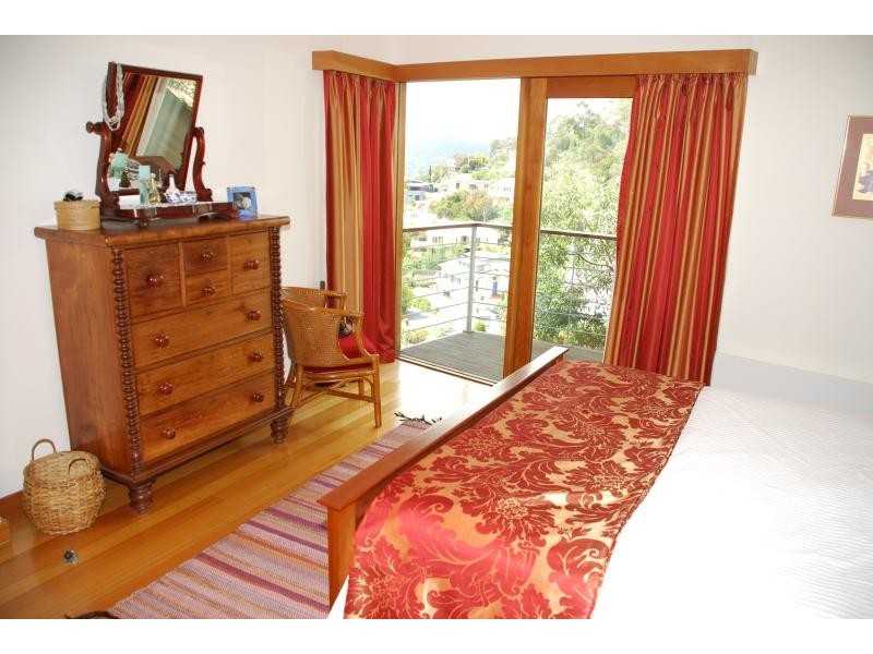 48 Fielding Drive, West Hobart TAS 7000