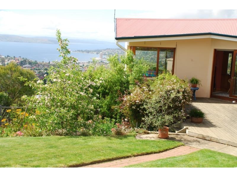 48 Fielding Drive, West Hobart TAS 7000