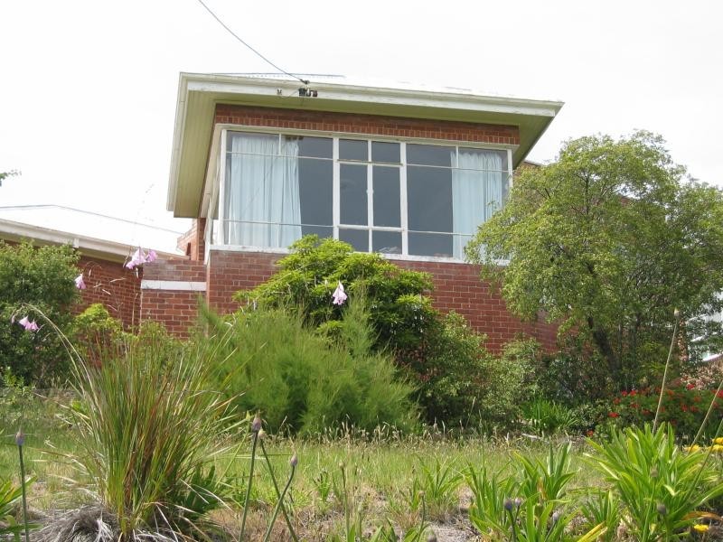 5 Nile Avenue, Sandy Bay TAS 7005