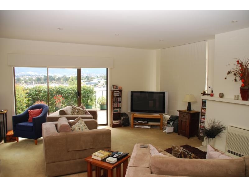 Lindisfarne TAS 7015