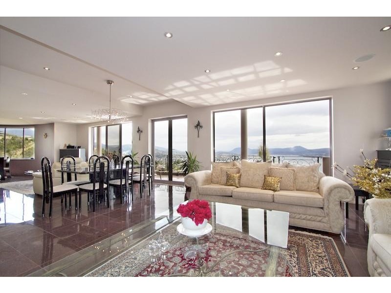 1 Stephanie Close, Sandy Bay TAS 7005