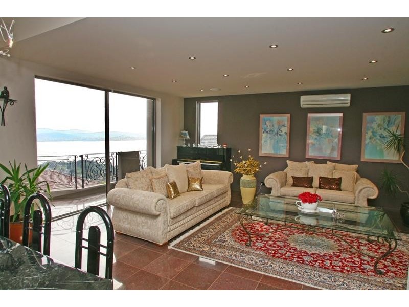 1 Stephanie Close, Sandy Bay TAS 7005