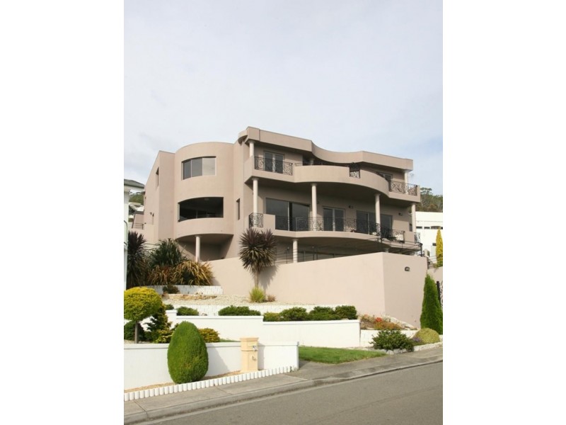 1 Stephanie Close, Sandy Bay TAS 7005