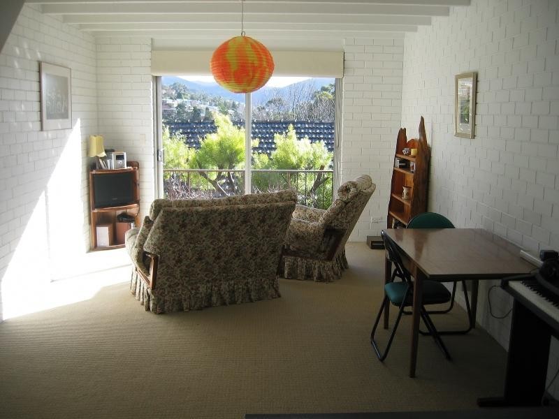 2/1 Dalkeith Court, Sandy Bay TAS 7005