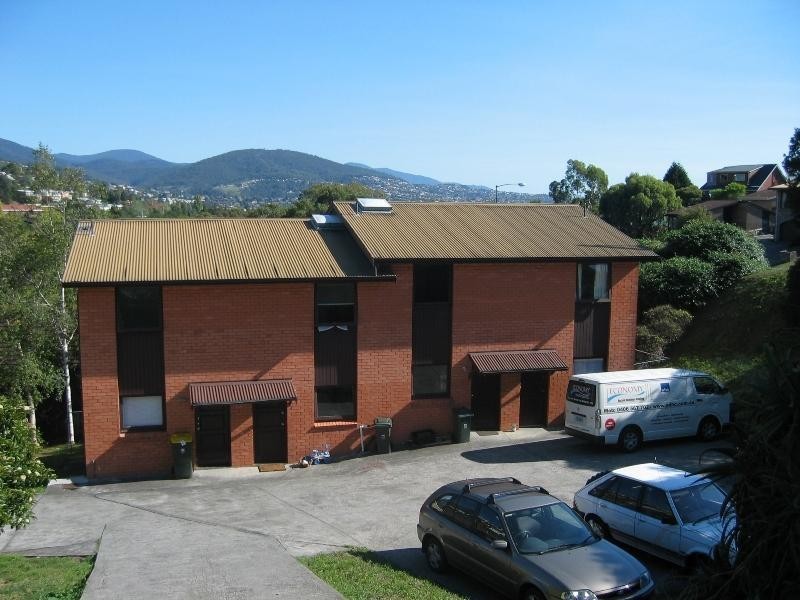 2/1 Dalkeith Court, Sandy Bay TAS 7005