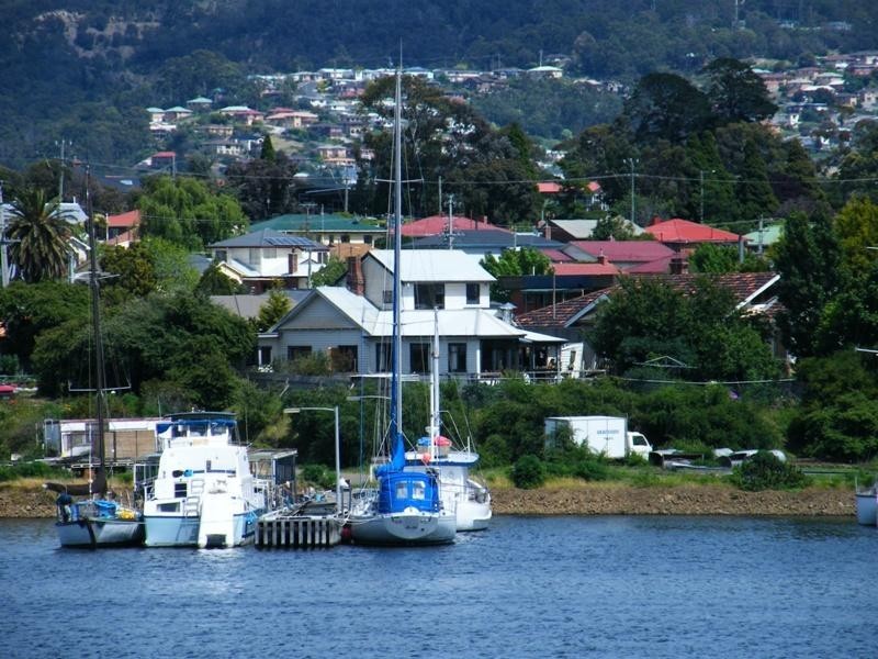 47 Gepp Parade, Derwent Park TAS 7009