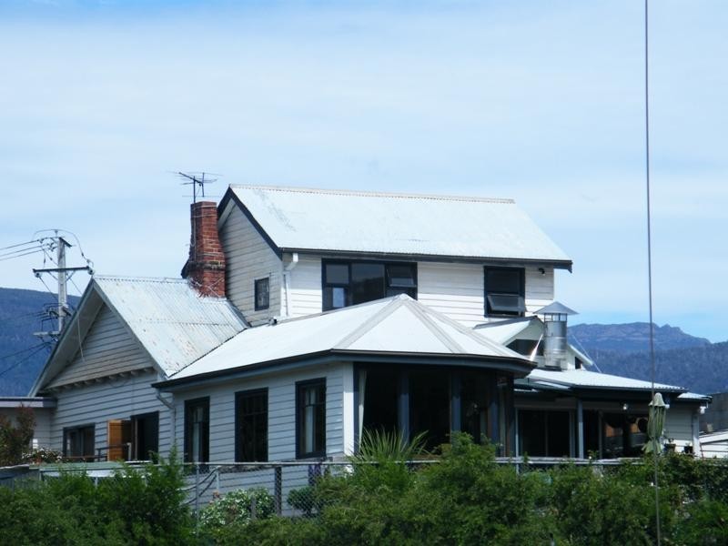 47 Gepp Parade, Derwent Park TAS 7009