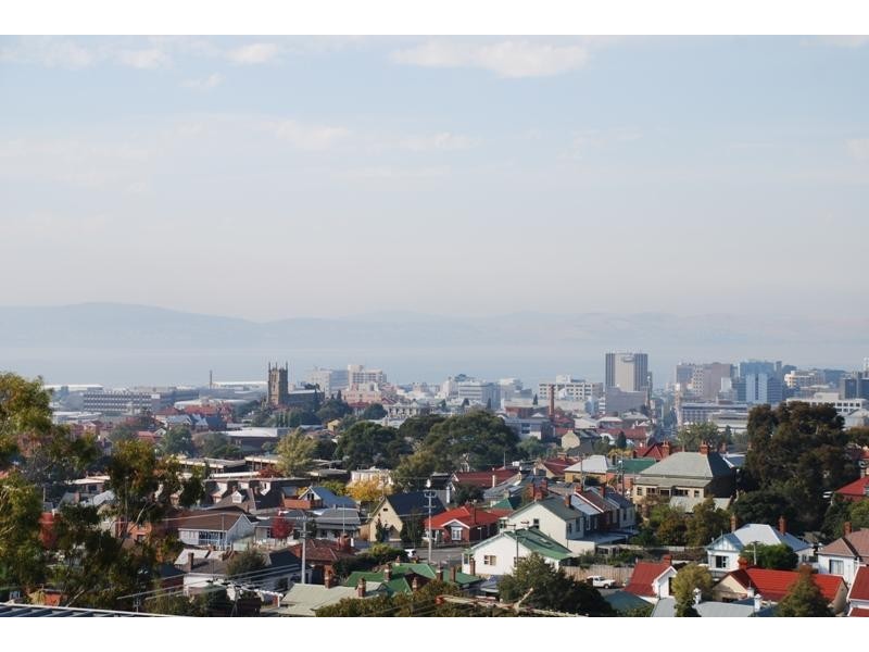 4/4 Una Street, Mount Stuart TAS 7000