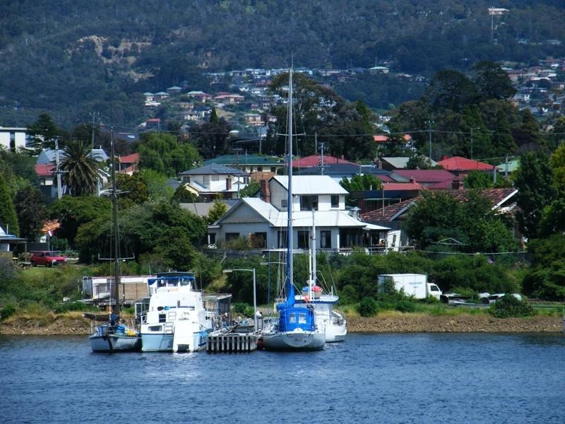 47 Gepp Parade, Derwent Park TAS 7009
