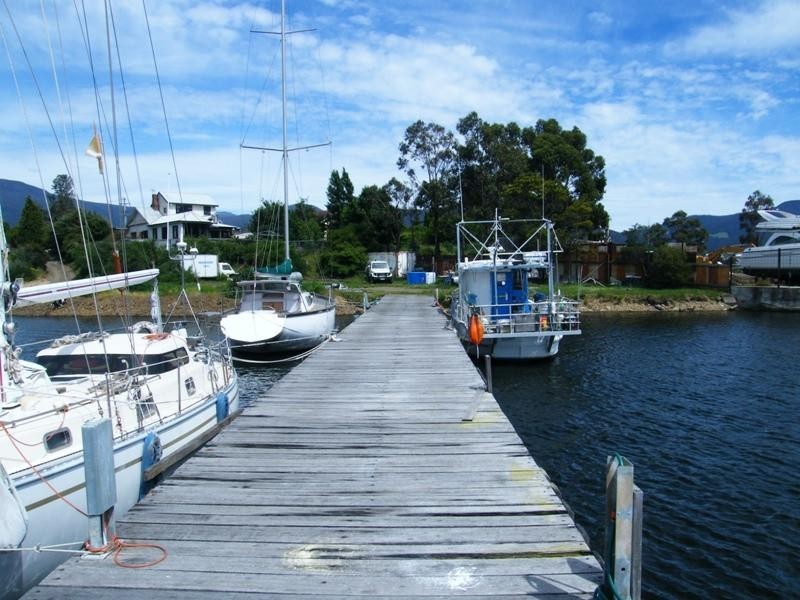 47 Gepp Parade, Derwent Park TAS 7009