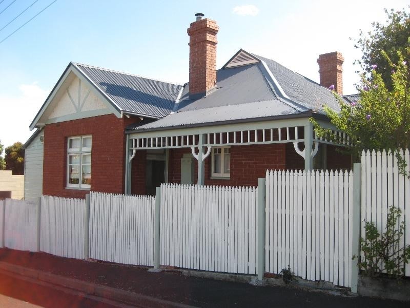 2 Hope Street, New Town TAS 7008