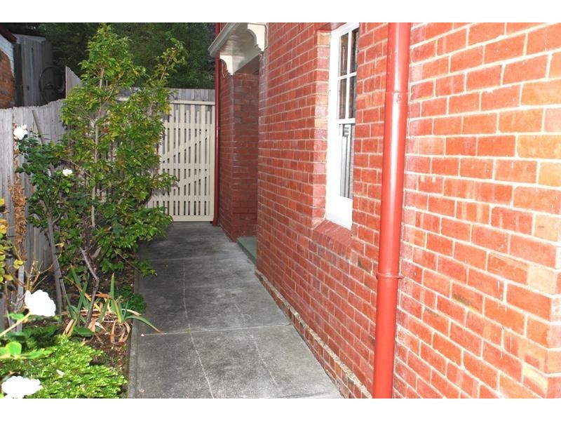 20 b Paternoster row, North Hobart TAS 7000