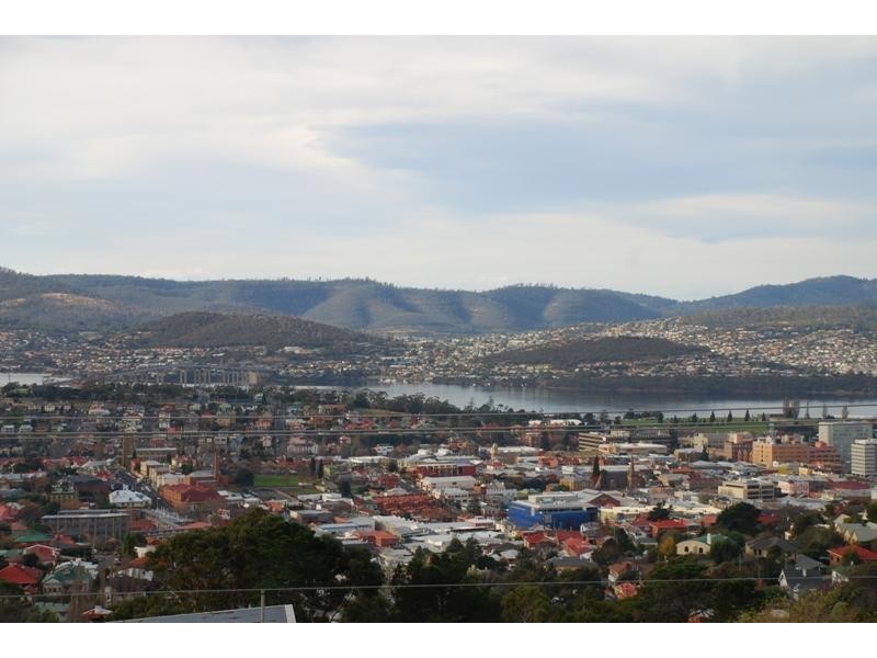 4 Kirval Court, West Hobart TAS 7000