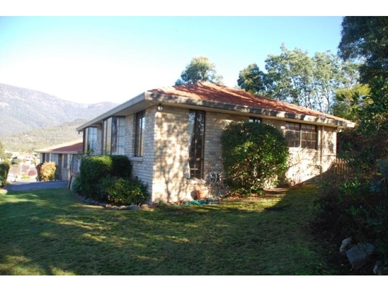 2/74 Girrabong Road, Lenah Valley TAS 7008