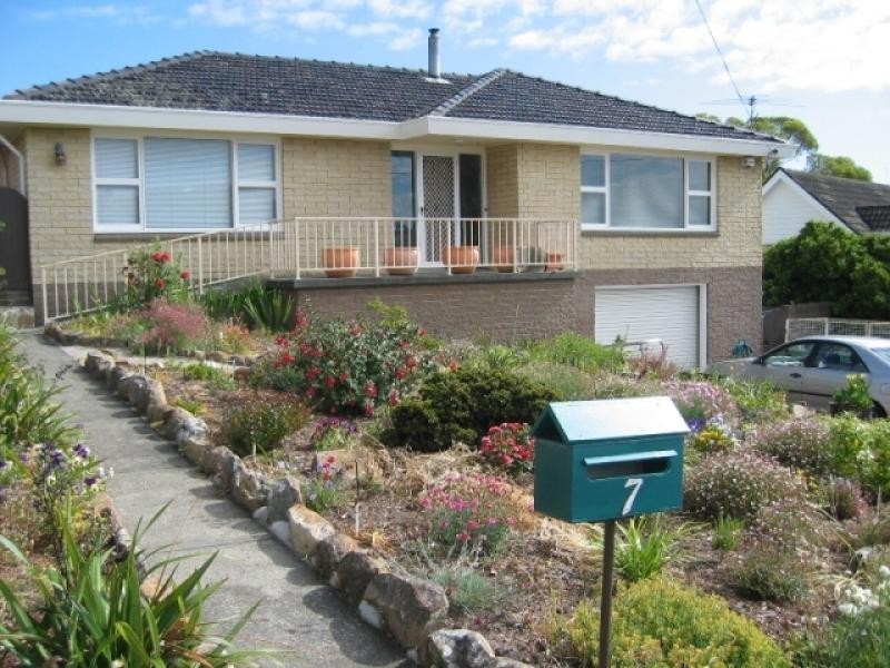 7 BALDWIN PLACE, Lenah Valley TAS 7008