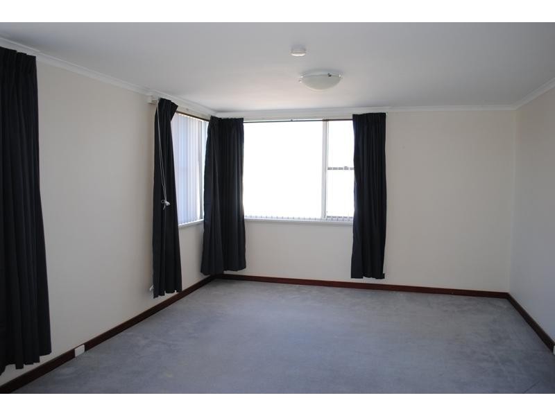 Unit 2/5 Chatsworth Street, Rose Bay TAS 7015