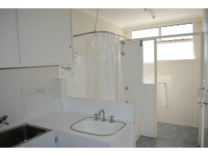 Unit 2/5 Chatsworth Street, Rose Bay TAS 7015