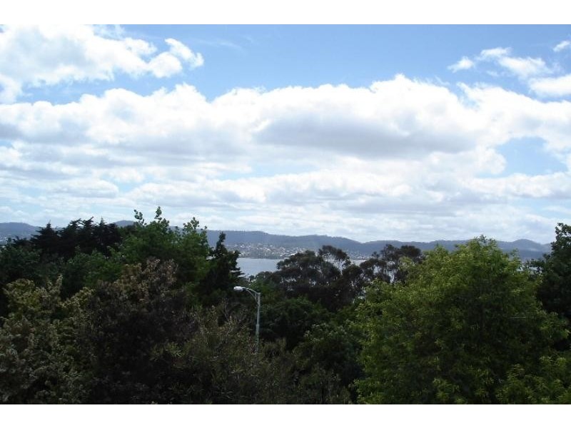 246 Churchill Avenue, Sandy Bay TAS 7005