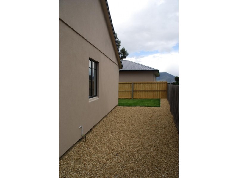 2/29 Barry Street, Glenorchy TAS 7010